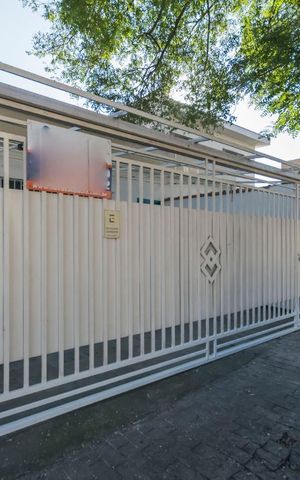 Casa à venda com 250m², 3 quartos e 2 vagasFachada