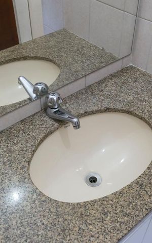 Casa à venda com 250m², 3 quartos e 2 vagasQuarto 2 - Suíte/ Banheiro (Pia)