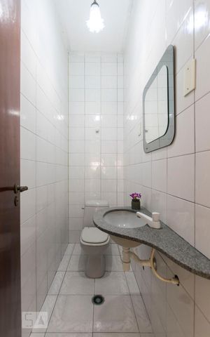 Casa à venda com 250m², 3 quartos e 2 vagasLavabo