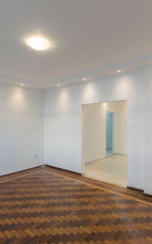 Casa à venda com 250m², 3 quartos e 2 vagasSala