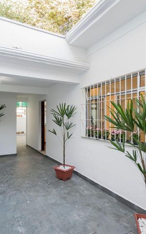 Casa à venda com 250m², 3 quartos e 2 vagasEntrada