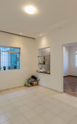 Casa à venda com 250m², 3 quartos e 2 vagasSala