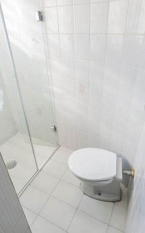 Casa à venda com 250m², 3 quartos e 2 vagasQuarto 3 - Suíte/ Banheiro