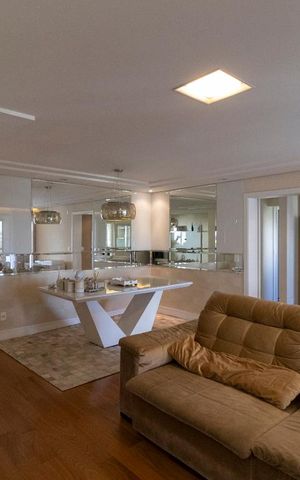 Apartamento à venda com 128m², 2 quartos e 2 vagas Apartamento à venda com 128m², 2 quartos e 2 vagasSala