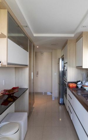 Apartamento à venda com 128m², 2 quartos e 2 vagas Apartamento à venda com 128m², 2 quartos e 2 vagasCozinha