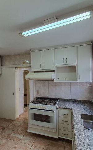 Apartamento para alugar com 142m², 3 quartos e 2 vagasCozinha - Armários