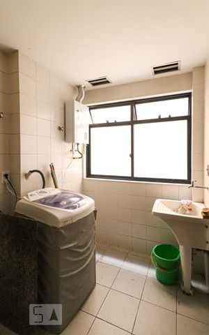 Apartamento para alugar com 170m², 3 quartos e 2 vagas Apartamento para alugar com 170m², 3 quartos e 2 vagasÁrea de serviço