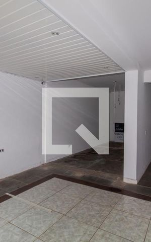 Casa à venda com 560m², 5 quartos e 4 vagas Casa à venda com 560m², 5 quartos e 4 vagasEntrada