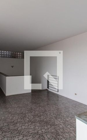 Casa à venda com 560m², 5 quartos e 4 vagas Casa à venda com 560m², 5 quartos e 4 vagasSegundo Andar