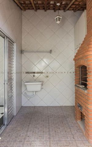 Casa para alugar com 200m², 2 quartos e 2 vagasÁrea de Serviço