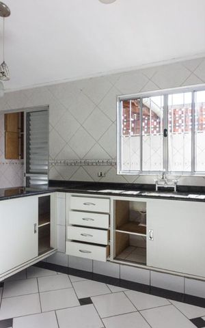 Casa para alugar com 200m², 2 quartos e 2 vagasCozinha