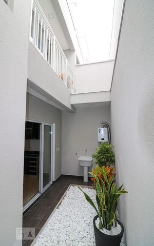 Casa de condomínio à venda com 103m², 2 quartos e 1 vaga Casa de condomínio à venda com 103m², 2 quartos e 1 vagaTerraço/área de serviço