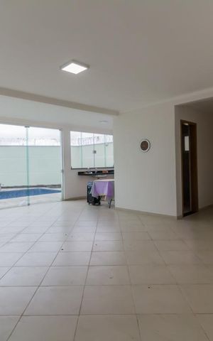 Casa à venda com 400m², 4 quartos e 5 vagas Casa à venda com 400m², 4 quartos e 5 vagasSalão de festas