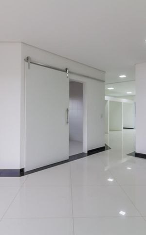Casa à venda com 400m², 4 quartos e 5 vagas Casa à venda com 400m², 4 quartos e 5 vagasSala de jantar