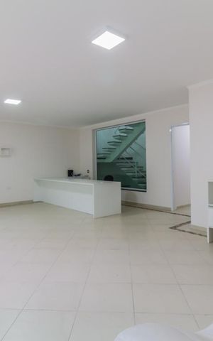 Casa à venda com 400m², 4 quartos e 5 vagas Casa à venda com 400m², 4 quartos e 5 vagasGaragem