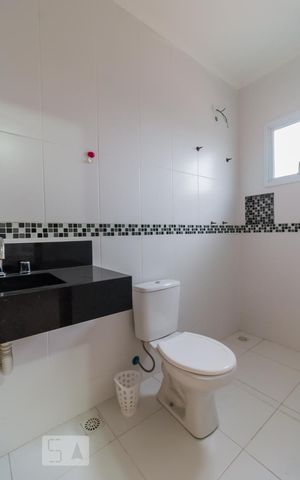 Casa à venda com 400m², 4 quartos e 5 vagas Casa à venda com 400m², 4 quartos e 5 vagasBanheiro da suíte 2