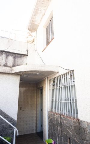 Casa à venda com 250m², 3 quartos e 5 vagas Casa à venda com 250m², 3 quartos e 5 vagasQuintal
