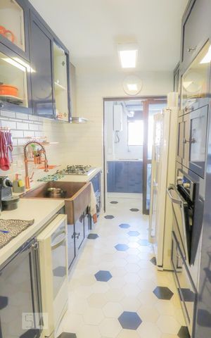 Apartamento para alugar com 130m², 3 quartos e 2 vagas Apartamento para alugar com 130m², 3 quartos e 2 vagasCozinha