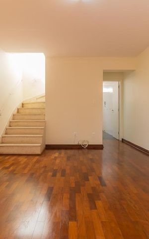 Casa de condomínio para alugar com 98m², 2 quartos e 2 vagas Casa de condomínio para alugar com 98m², 2 quartos e 2 vagasSala