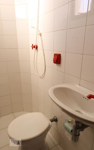 Apartamento à venda com 220m², 3 quartos e 3 vagasBanheiro de Serviço