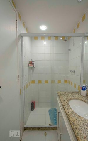Apartamento para alugar com 68m², 2 quartos e 1 vagaSuíte