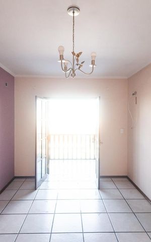 Casa à venda com 550m², 3 quartos e 8 vagas Casa à venda com 550m², 3 quartos e 8 vagasSuíte