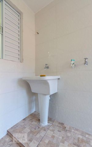 Casa para alugar com 30m², 1 quarto e sem vagaÁrea de Serviço