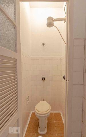 Apartamento para alugar com 105m², 3 quartos e sem vagaBanheiro de Serviço