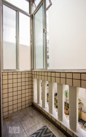 Apartamento à venda com 39m², 1 quarto e sem vaga Apartamento à venda com 39m², 1 quarto e sem vagaSacada - Primeiro Andar