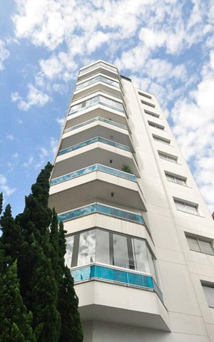 Apartamento para alugar com 209m², 3 quartos e 3 vagasFachada