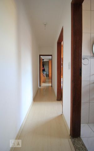 Casa à venda com 150m², 2 quartos e 2 vagasCorredor