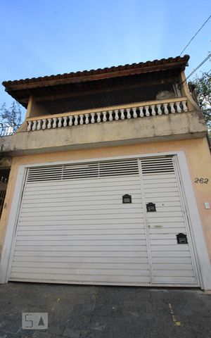 Casa à venda com 150m², 2 quartos e 2 vagasFachada