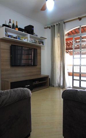 Casa à venda com 150m², 2 quartos e 2 vagasSala