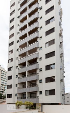 Apartamento para alugar com 79m², 2 quartos e 1 vaga Apartamento para alugar com 79m², 2 quartos e 1 vagaFachada