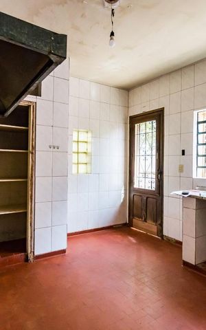 Casa à venda com 2000m², 3 quartos e 8 vagas Casa à venda com 2000m², 3 quartos e 8 vagasCozinha