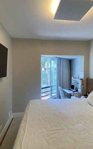 Apartamento à venda com 240m², 3 quartos e 2 vagas Apartamento à venda com 240m², 3 quartos e 2 vagasSuíte 1