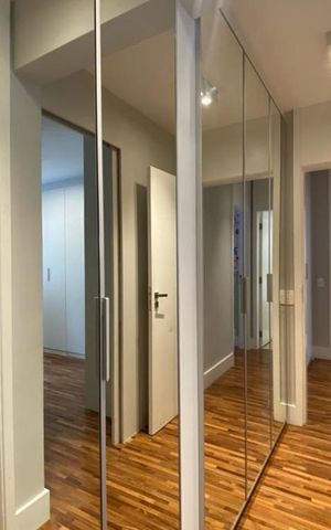 Apartamento à venda com 240m², 3 quartos e 2 vagas Apartamento à venda com 240m², 3 quartos e 2 vagasSuíte 1 - Armários