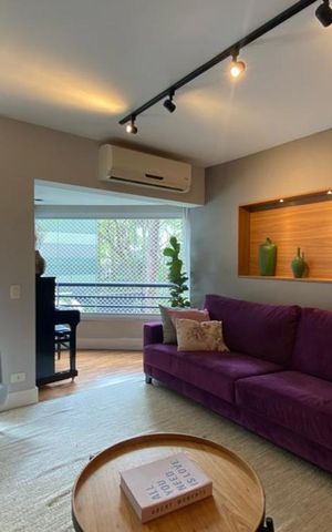 Apartamento à venda com 240m², 3 quartos e 2 vagas Apartamento à venda com 240m², 3 quartos e 2 vagasSala