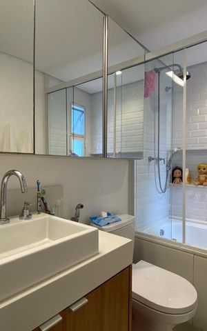 Apartamento à venda com 240m², 3 quartos e 2 vagas Apartamento à venda com 240m², 3 quartos e 2 vagasBanheiro