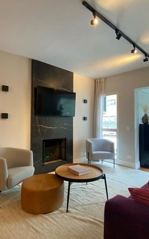 Apartamento à venda com 240m², 3 quartos e 2 vagas Apartamento à venda com 240m², 3 quartos e 2 vagasSala