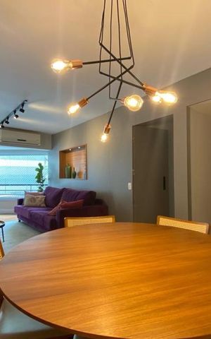 Apartamento à venda com 240m², 3 quartos e 2 vagas Apartamento à venda com 240m², 3 quartos e 2 vagasSala de Jantar