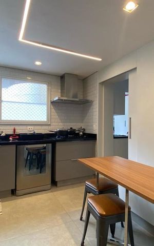 Apartamento à venda com 240m², 3 quartos e 2 vagas Apartamento à venda com 240m², 3 quartos e 2 vagasCozinha