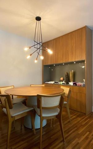 Apartamento à venda com 240m², 3 quartos e 2 vagas Apartamento à venda com 240m², 3 quartos e 2 vagasSala de Jantar
