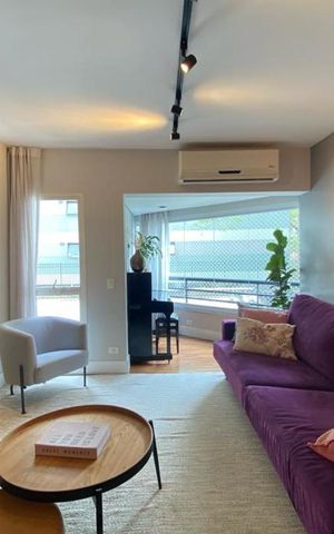 Apartamento à venda com 240m², 3 quartos e 2 vagas Apartamento à venda com 240m², 3 quartos e 2 vagasSala