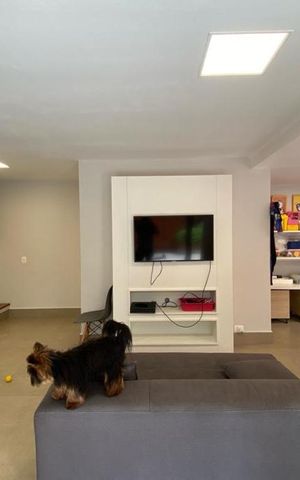 Apartamento à venda com 240m², 3 quartos e 2 vagas Apartamento à venda com 240m², 3 quartos e 2 vagasSala de TV