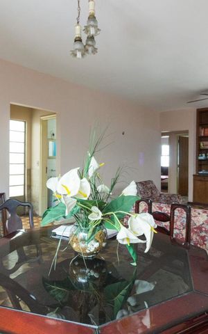 Casa à venda com 250m², 5 quartos e 2 vagasSala
