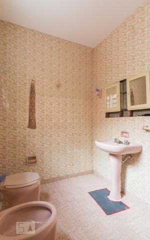 Casa à venda com 250m², 5 quartos e 2 vagasBanheiro 2