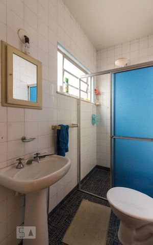 Casa à venda com 250m², 5 quartos e 2 vagasBanheiro 1