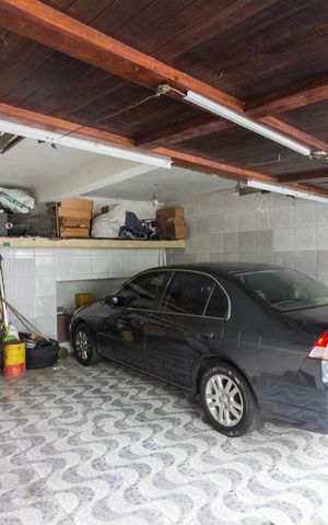 Casa à venda com 250m², 5 quartos e 2 vagasGaragem