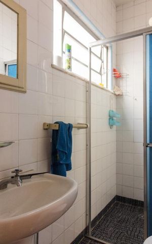 Casa à venda com 250m², 5 quartos e 2 vagasBanheiro 1